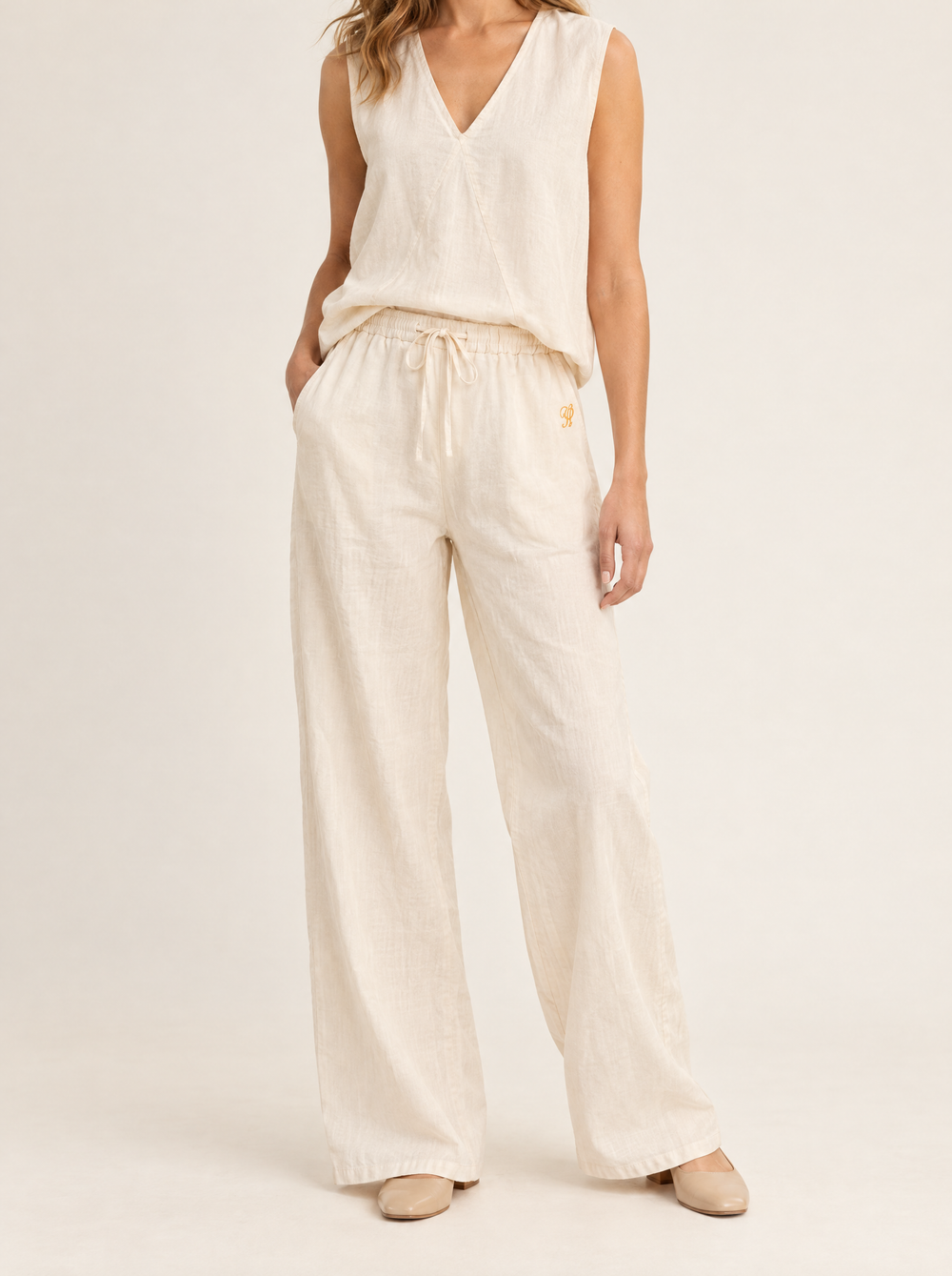 YUSHE Cotton Pant, White - Additional model angle