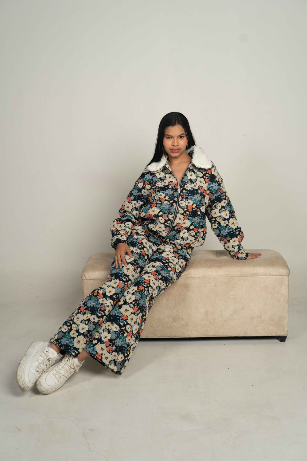 YUSHE High-Rise Printed Pants, Blue Floral Motif - Seated fit