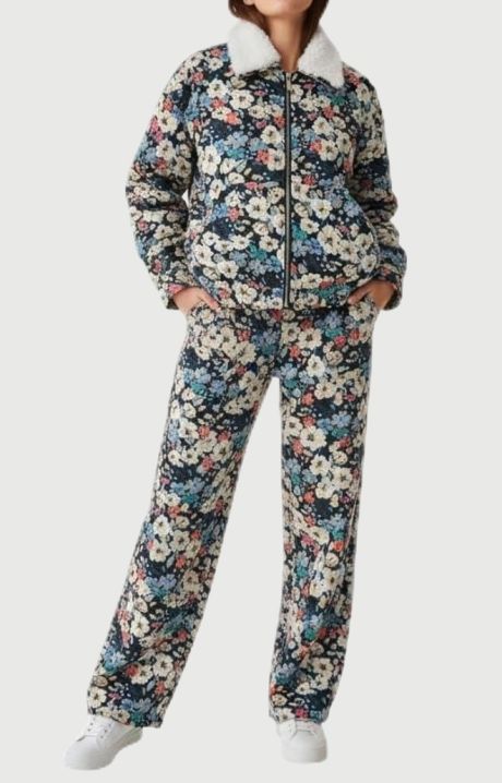 YUSHE Women 2 Piece Denim Jacket & High-Rise Pants Set Detachable Faux Fur Regular Front Fit Outfit for All Season Wear